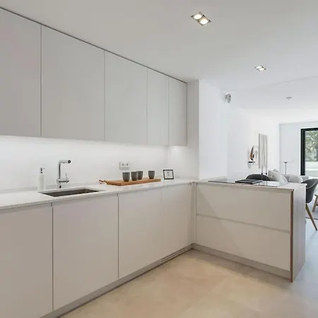 Stylish 1 Bedroom In Puerto Banus Апартаменты *